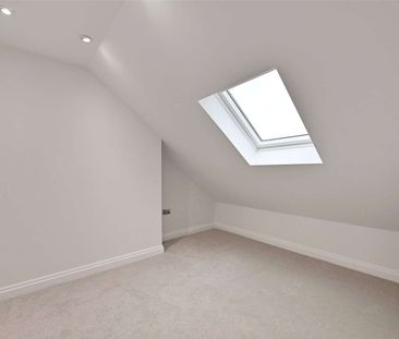 A newly refurbished and extended four bedroom home in the heart of ... - Photo 5