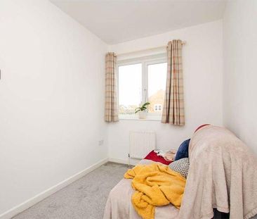 2 bedroom semi-detached house to rent - Photo 4