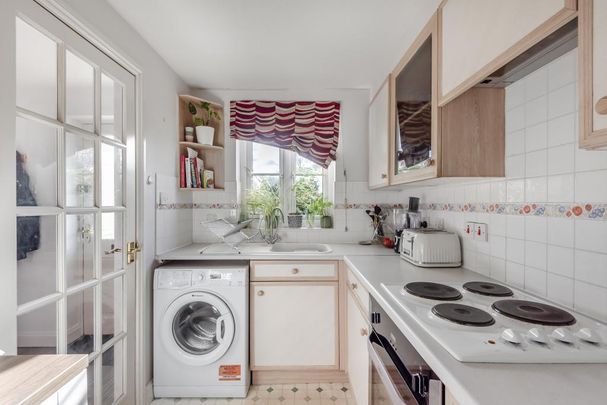 2 bedroom terraced house to rent - Photo 1