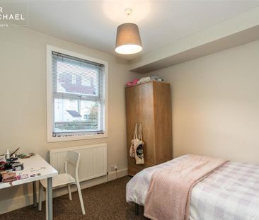 5 bedroom terraced house to rent - Photo 4