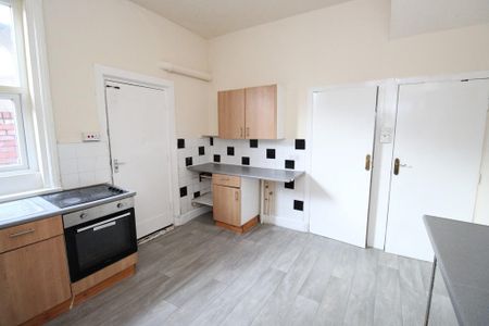 1 bedroom ground floor flat to rent - Photo 3