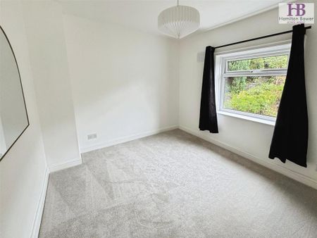3 bedroom end of terrace house to rent - Photo 2