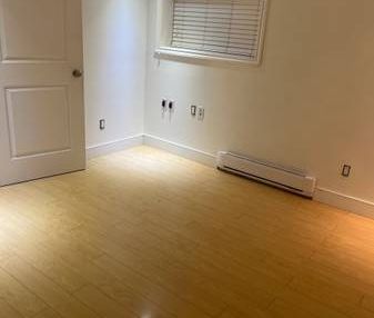 Spacious renovated 1BR/1BA suite for rent - Photo 4