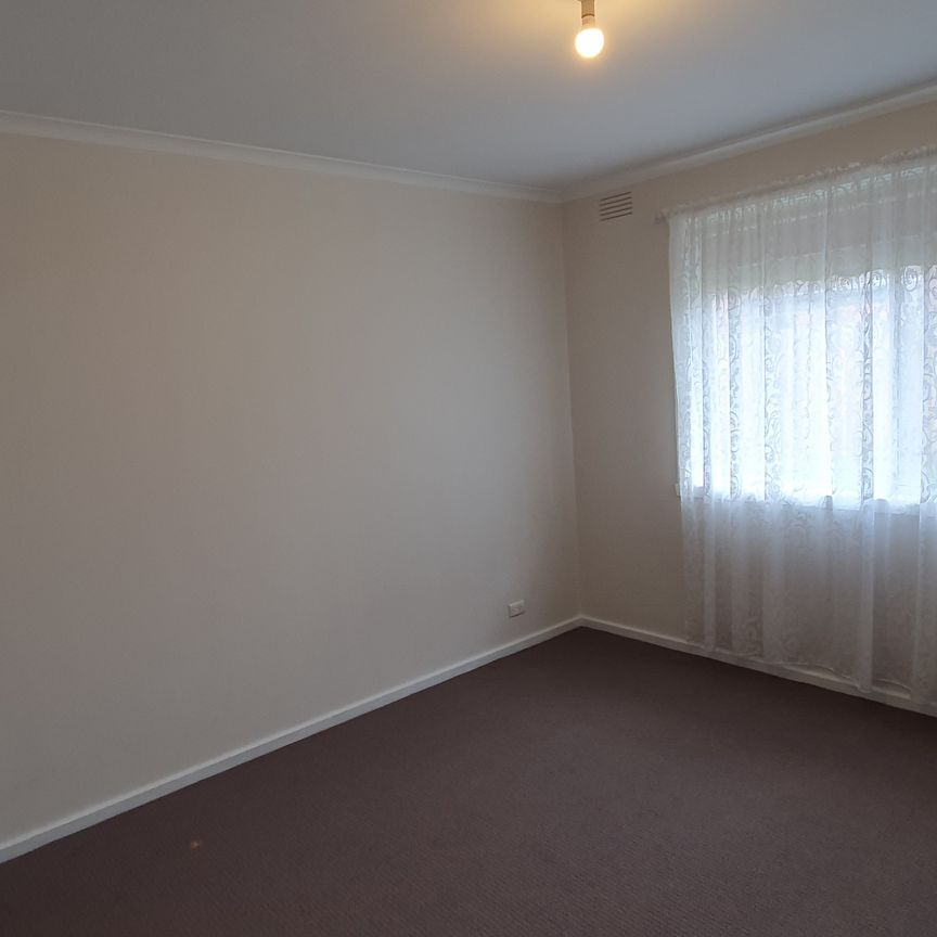 3 Mead Court, Oakleigh VIC 3166 - House For Rent | Domain - Photo 1