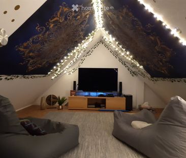 Altbau-Bijou unterm Dach: viel Raum, Holzbalken und eigenem Garten - Photo 4