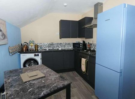 Marine Parade, BN21 - Photo 4