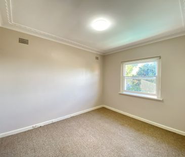 2 BEDROOM FLAT - Photo 2