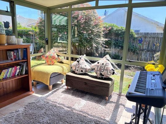 House with Greenery, close to Endeavour school - Photo 1