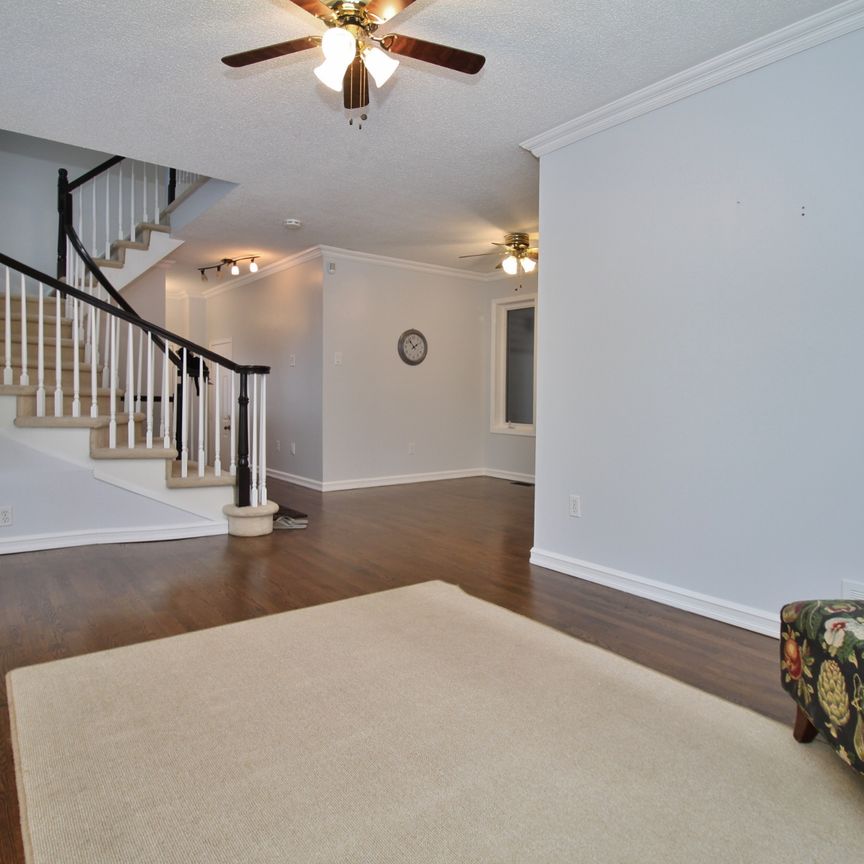 45 Hemlo Cr - Photo 1