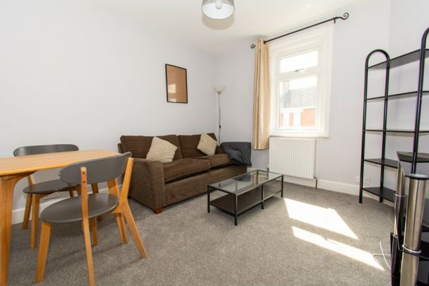 2 Bed Student Apartment on Kemp Road A - Photo 1
