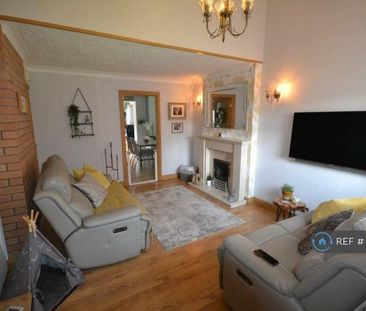 3 bedroom detached house to rent - Photo 3