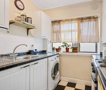 2 Bed Maisonette, Byards Croft, SW16 - Photo 4