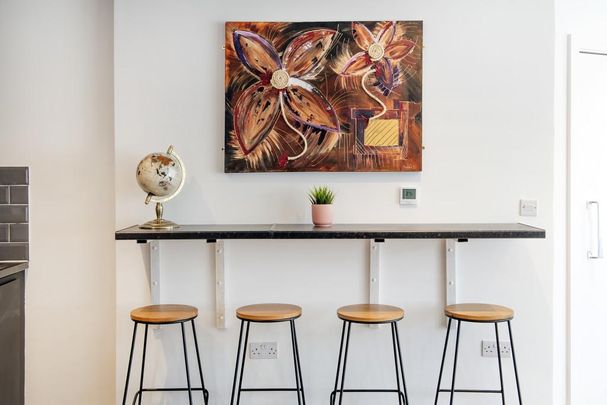 1 bedroom in a house share to rent - Photo 1