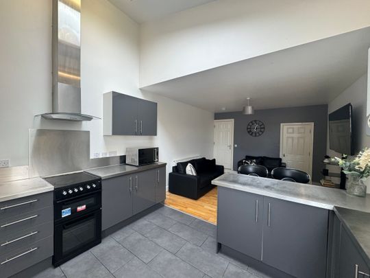 5 Bedrooms, 42 Irving Road – Student Accommodation Coventry - Photo 1
