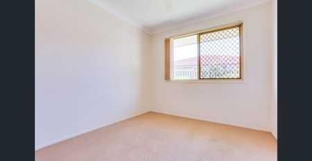 Available Soon Walk to Bus Stop and Calamvale Community College. - Photo 4