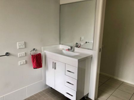 Three bedroom Townhouse in Morisset . - Photo 4