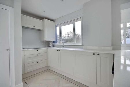 St. Helena Way, Portchester, PO16 - Photo 3