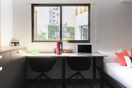 Passeig Facultats, Valencia, Valencian Community 46021 - Photo 3