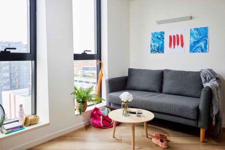 4 Bedroom Shared Bathroom, King Single Bed - Photo 3