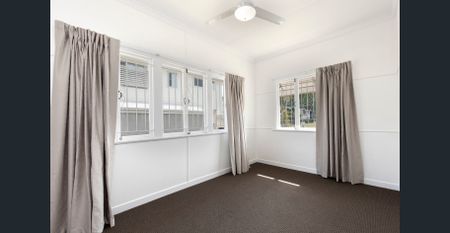 Don't Judge a book by its cover - Very Comfortable and presents beautifully inside. - Photo 4