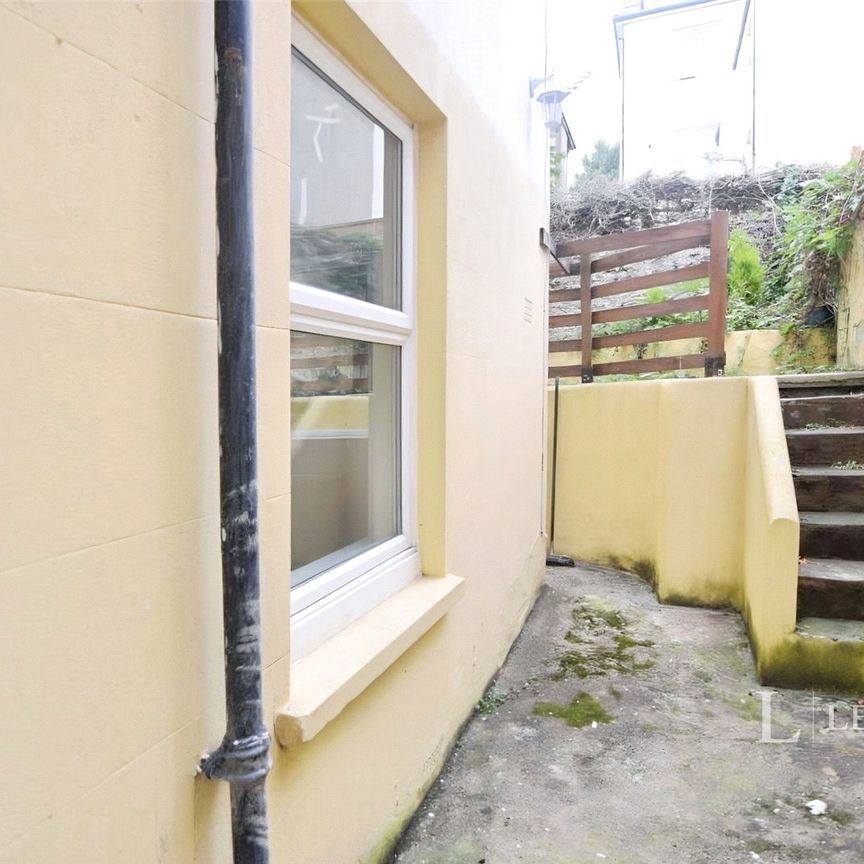 2 bedroom apartment to rent Blatchington Road, Hove, East Sussex, BN3 - Photo 1