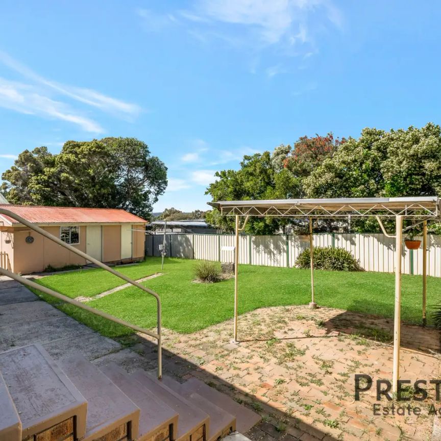 “Newly Renovated Family Residence!” - Photo 1