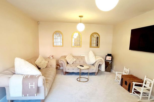 4 bedroom detached house to rent - Photo 1