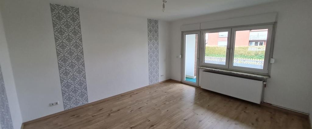 3-Zimmer-Wohnung in Diepholz im Erdgeschoss mit Balkon und Laminat. - Foto 1