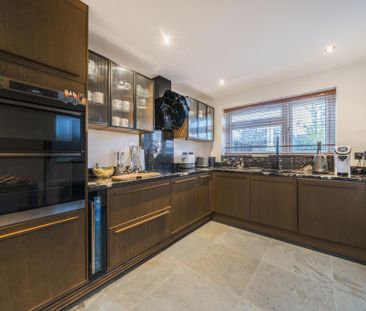 3 bedroom parking to rent - Photo 6