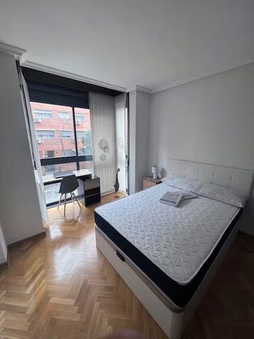 Calle Ladera de los Almendros, Madrid, Community of Madrid 28032 - Photo 3