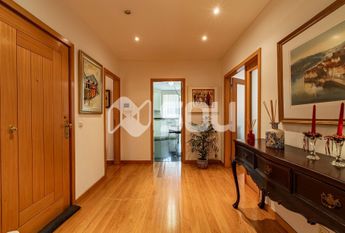 Apartamento T4 em Porto