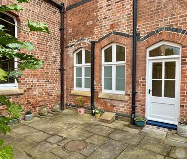 Frome Court, Bartestree - Photo 3