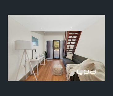 PRIZED SOUTH SIDE POCKET! - Photo 2