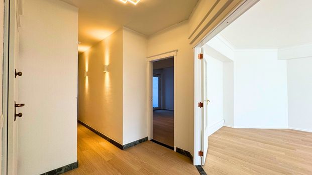 Ruim Gerenoveerd 3-Slaapkamer Appartement ! - Foto 1