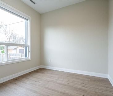 For Lease - 728 Eleventh Avenue Unit# B, Hamilton, Ontario - Photo 2