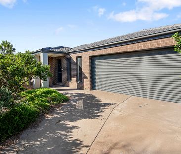 Neat 3 Bedroom Home with open plan living in Epsom - Photo 2