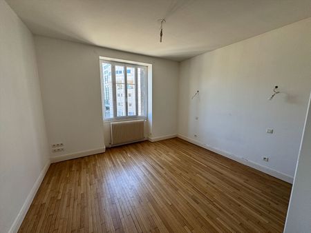 Apartment - Photo 2