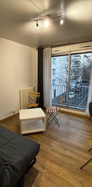 Location Appartement 1 pièce 22m² COURBEVOIE 92400 - Photo 1