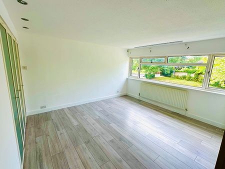 3 Bed Terraced House, Park Hill Rise, CR0 - Photo 3