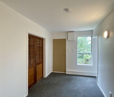 6A Hallewell Crescent, Johnsonville - Photo 2