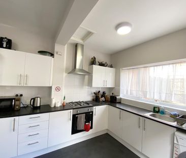 1 bedroom in a house share to rent - Photo 6