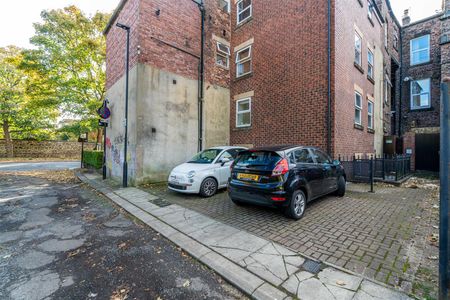 5 bed flat to rent in Linden House, Newcastle Upon Tyne, NE2 - Photo 2