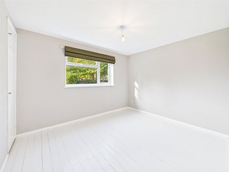 Elton Close, Hampton Wick, KT1, Kingston Upon Thames - Photo 2