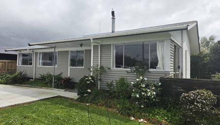 Four Bedroom Home - Photo 4