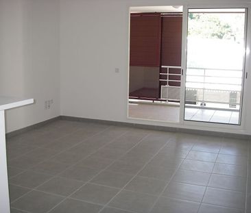 Location Appartement 2 pièces 43m² ST DENIS 97400 - Photo 1