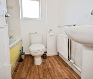 2 bedroom semi-detached house to rent - Photo 3