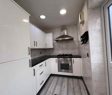 Room in a Shared House, Langbrook Road, SE3 - Photo 6