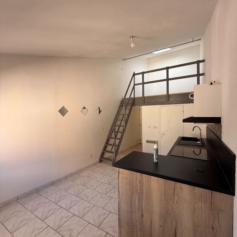Location Appartement 1 pièce 27m² - Photo 1