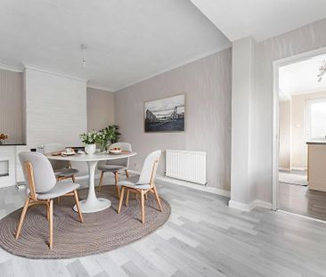 4 bedroom end of terrace house to rent - Photo 5