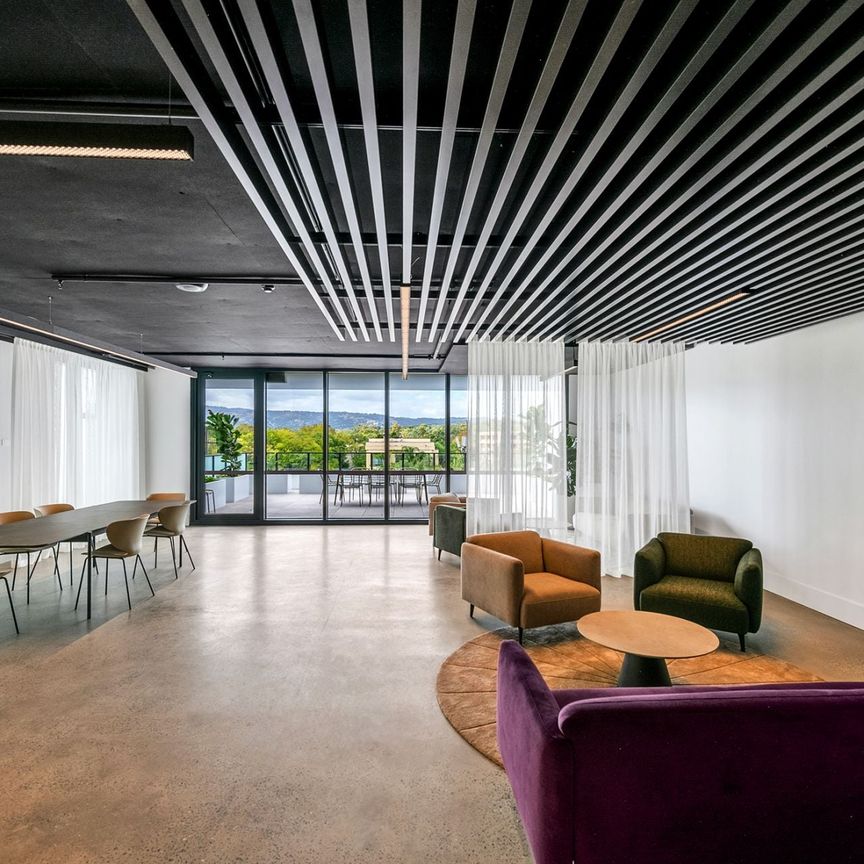 Luxury Living- 1 bedroom, 1 carpark apartment - Photo 1